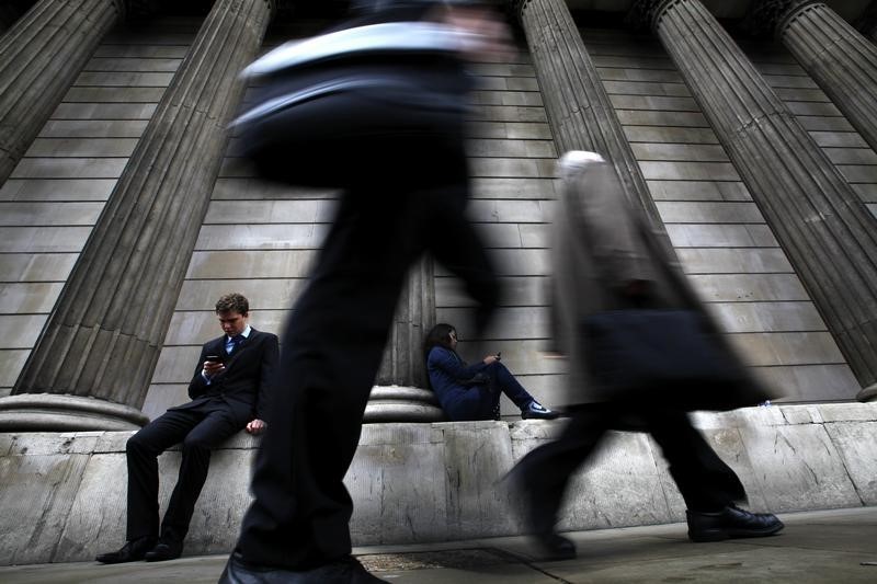 &copy; Reuters.  GLOBAL MARKETS-Bank of England deals blow to sterling, global outlook