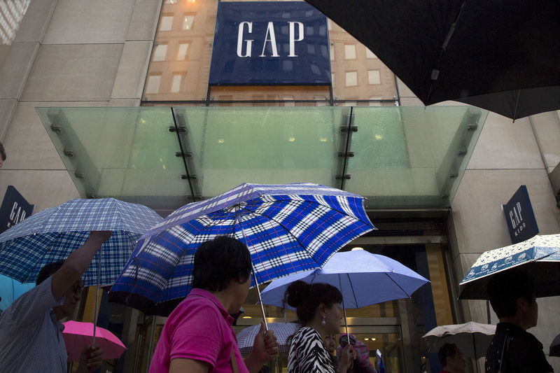 Gap, Inc. to Lay Off 500 Corporate Employees - WSJ
