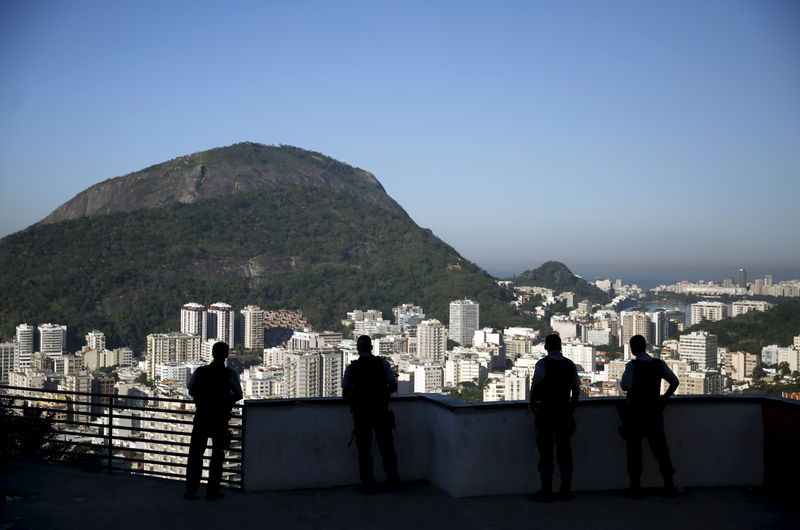 &copy; Reuters.  Saiba quem são os médicos de SP baleados em quiosque no Rio