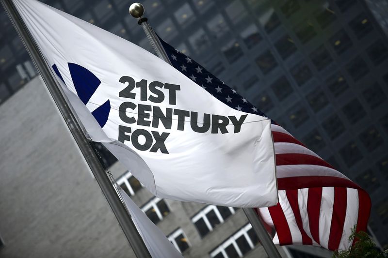 &copy; Reuters.  Twenty-First Century Fox in talks with Blackstone to buy Tribune