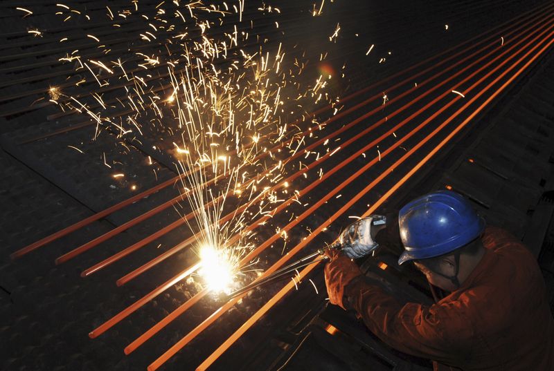 Copper struggles near 6-year low after China metal imports decline
