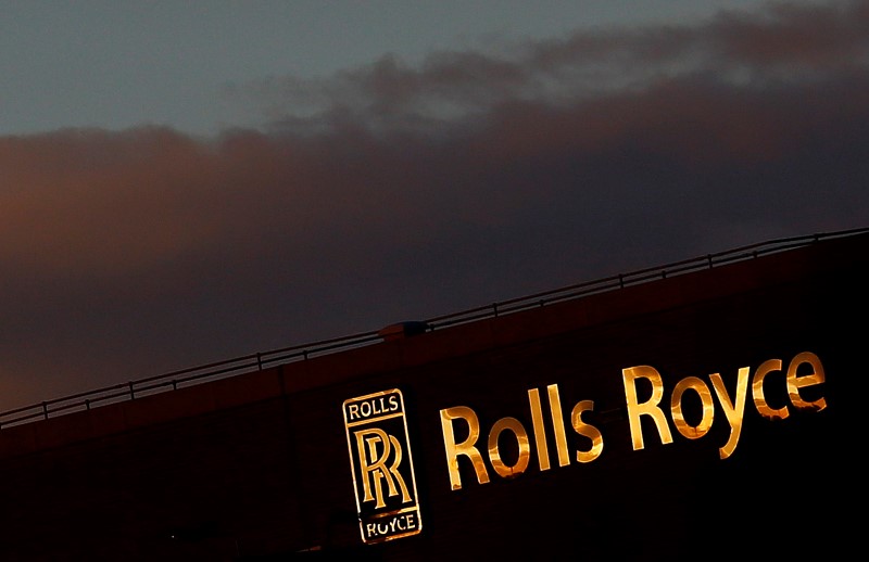 &copy; Reuters.  Rolls-Royce slips as rivals win grant for Hartlepool mini-nukes 