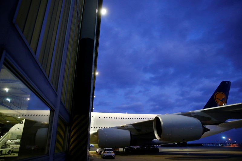 &copy; Reuters.  FIRMEN-BLICK-Lufthansa fliegt weiterhin nicht nach Teheran