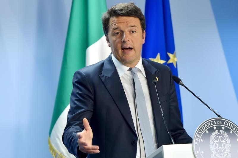 &copy; Reuters.  Renzi smentisce voce sua nomina a capo Commissione Ue con sostegno Macron