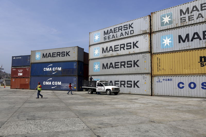 &copy; Reuters.  Maersk, miners help limit losses in European shares as risk-off moves continue