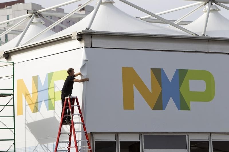 Automotive chipmaker NXP shares rise after fourth-quarter results beat estimates By Investing.com
