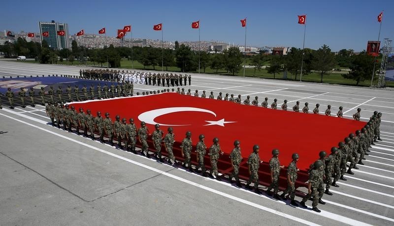 &copy; Reuters.  Colégios eleitorias para pleito parlamentar e presidencial abrem na Turquia