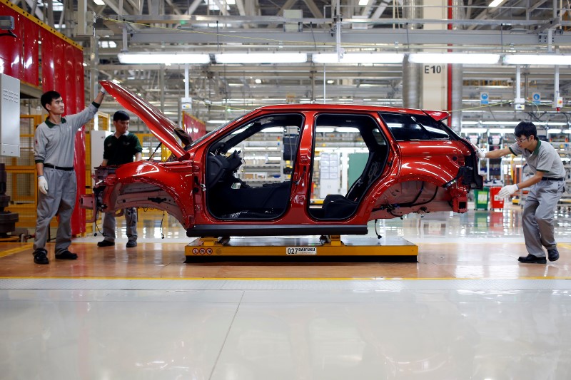 &copy; Reuters.  Jaguar Land Rover Cuts 500 Jobs at SUV Plant Amid Cost Squeeze