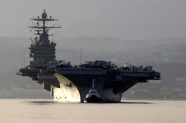 &copy; Reuters.  Iran says warns U.S. warship to leave waters near Strait of Hormuz
