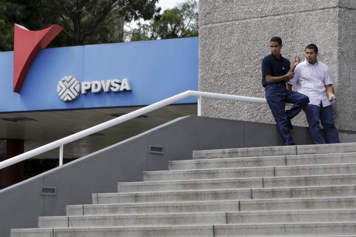 &copy; Reuters.  Price crash puts Colombian, Venezuelan crude blends underwater