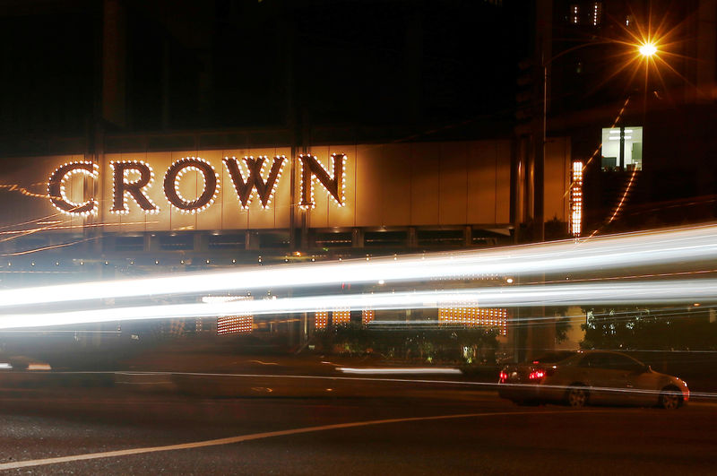 &copy; Reuters.  UPDATE 1-Australia's Crown Resorts FY profit falls 16 pct, misses forecast