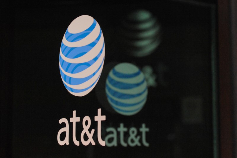 &copy; Reuters.  AT&T y Telefónica se adjudican licitación de banda para servicios 4G y 5G en México