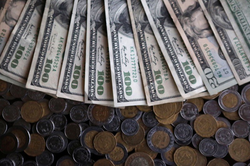 SÚPER PESO: Un trimestre más de vida, ¿cuándo volverá el dólar a 18.00?
