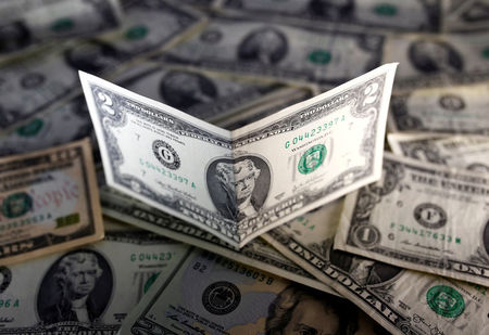 عاجل: الدولار يرتفع من صوب الـ 105 واليورو يؤذيه التضخم المرتفع