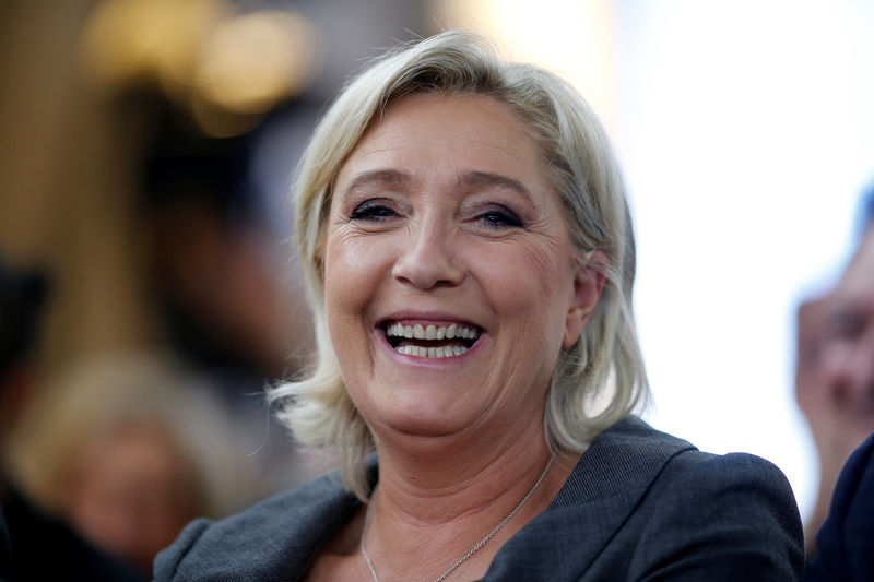 &copy; Reuters.  Presidenciável francesa Le Pen nomeia nacionalista como primeiro-ministro