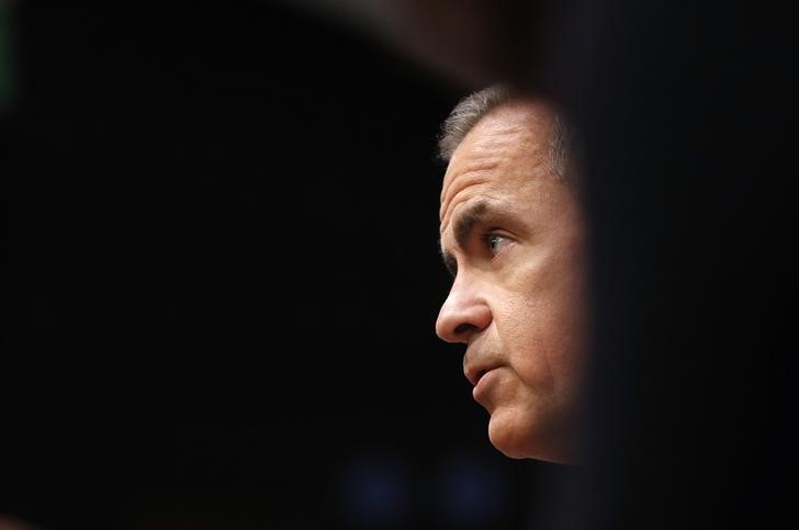 © Reuters. FILE PHOTO - The Governor of the Bank of England, Mark Carney, speaks at the Bank of England conference 'Independence 20 Years On' at the Fishmonger's Hall in London
