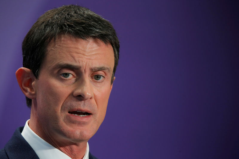 &copy; Reuters.  Ex-PM França Valls oferece apoio Macron nas eleições Junho