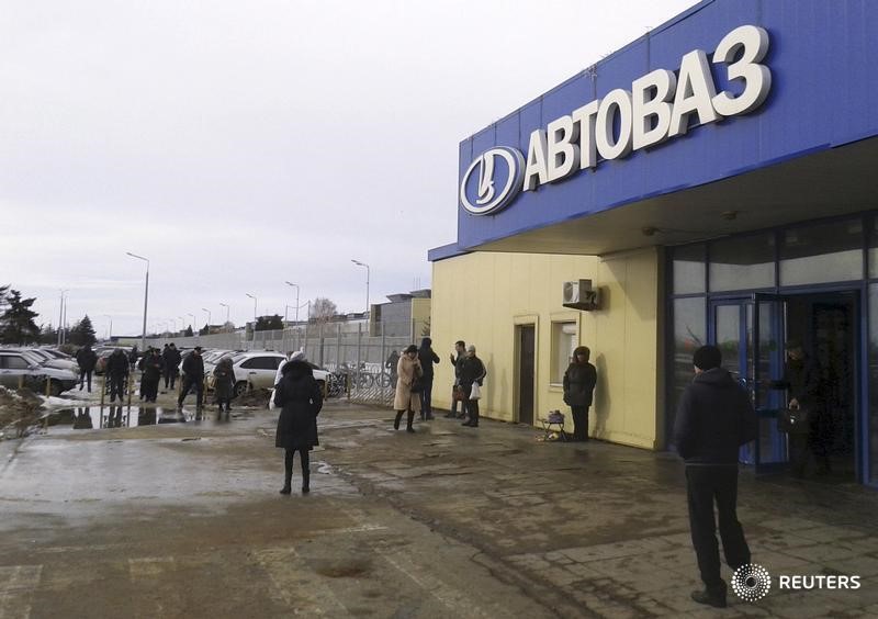 &copy; Reuters.  Сбербанк России реструктурировал часть долга "Автоваза" на 1,5 года