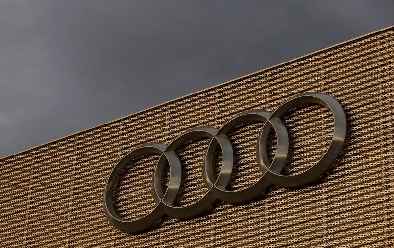 &copy; Reuters.  FIRMEN-BLICK-Zeitung - Kraftfahrtbundesamt droht Audi Zwangsgelder an