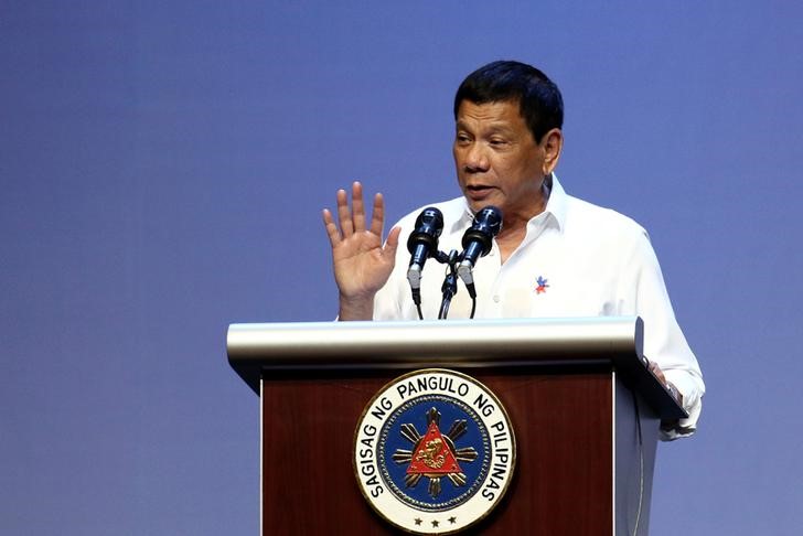 &copy; Reuters.  UPDATE 2-Philippines' Duterte wants mining ban, links miners to destabilisation plot