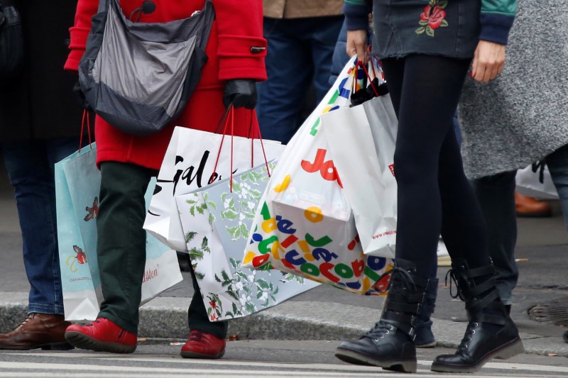 U.S. Retail Sales Rise Much More Than Forecast in November