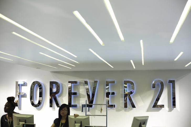 &copy; Reuters.  UPDATE 7-Forever 21 closing stores in bankruptcy filing shows limits to fast fashion