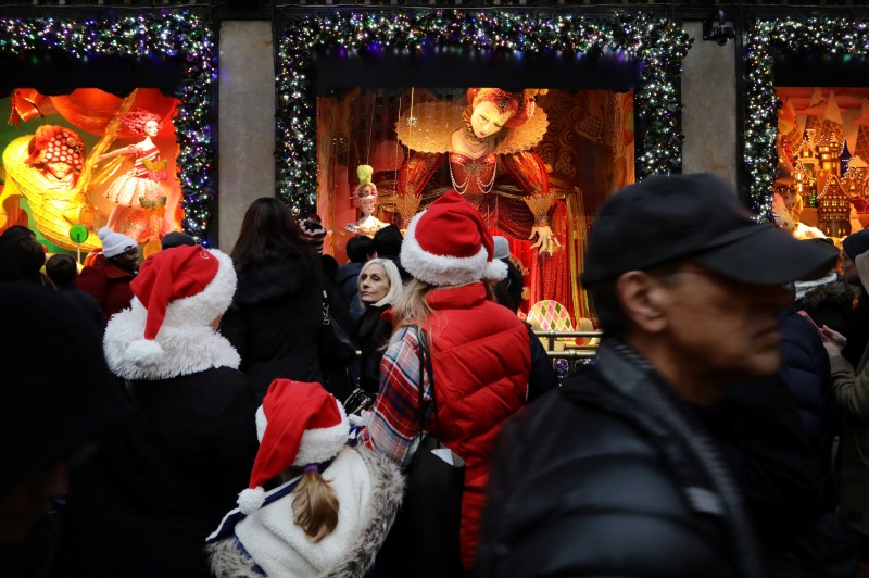 &copy; Reuters.  Presentes em segunda mão para o Natal? 64% dos europeus dizem &quot;sim&quot;