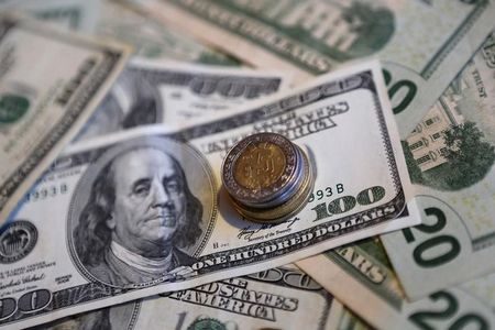 Tipo de cambio: ¿Dólar cerrará 2024 en 18.00 pesos mexicanos? Analistas lo dudan