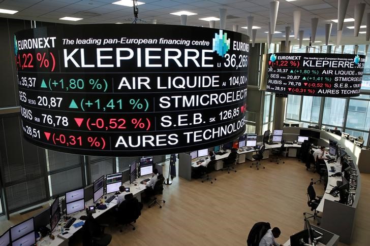 France stocks higher at close of trade; CAC 40 up 0.44%