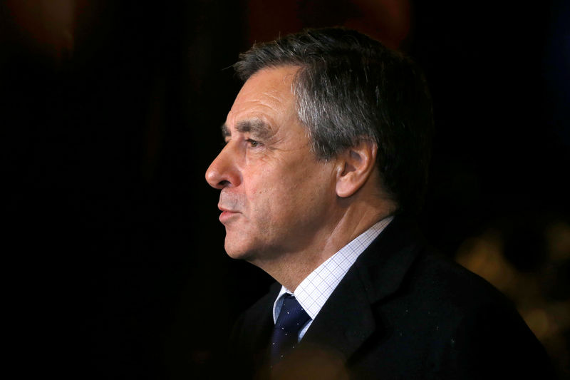 &copy; Reuters.  Fillon diz que votará em Macron na 2da volta das eleições presidenciais francesas