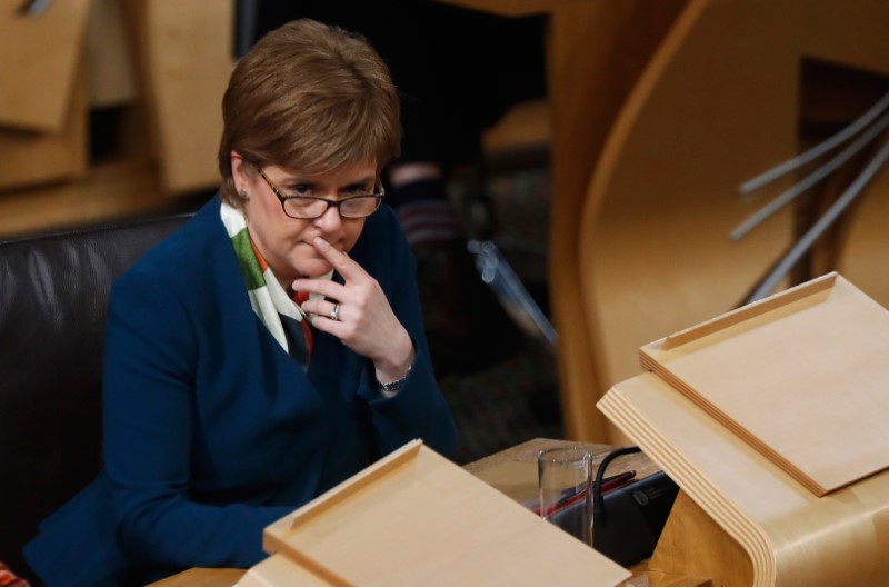 &copy; Reuters.  Escócia pode convocar referendo independência no final de 2018-Sturgeon