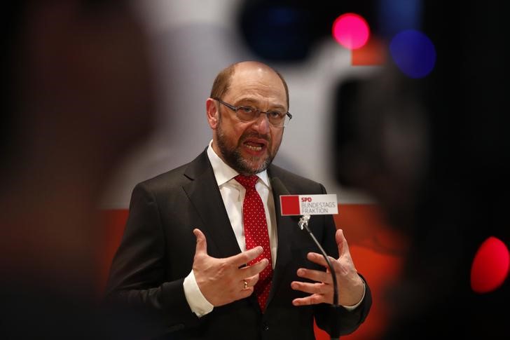 © Reuters. Germany's Social Democratic Party (SPD) leader Schulz attends a news conference in Berlin