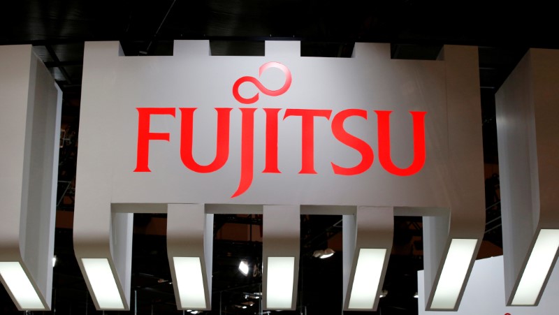 &copy; Reuters.  Fujitsu's biggest shareholder to unload $1 billion worth of stock