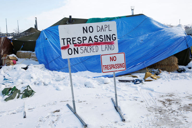 &copy; Reuters.  UPDATE 1-U.S. judge rules against tribes seeking to stop Dakota pipeline