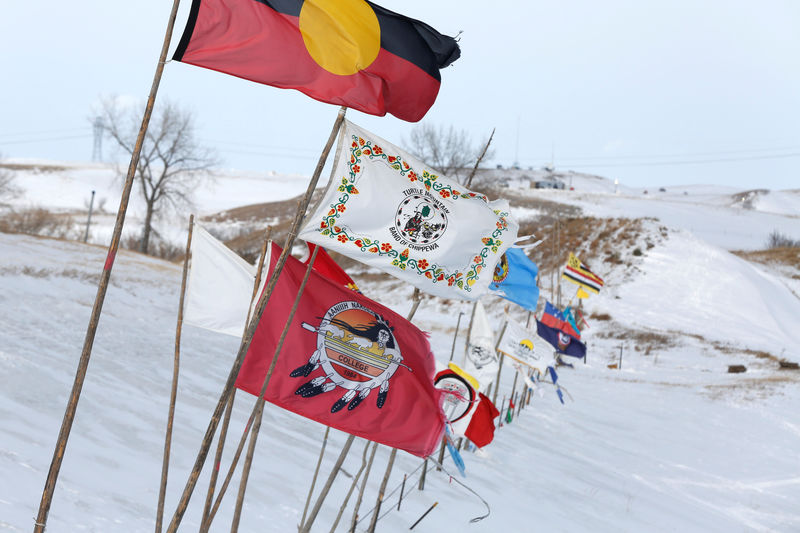 &copy; Reuters.  Demonstrators vow face-off against North Dakota pipeline