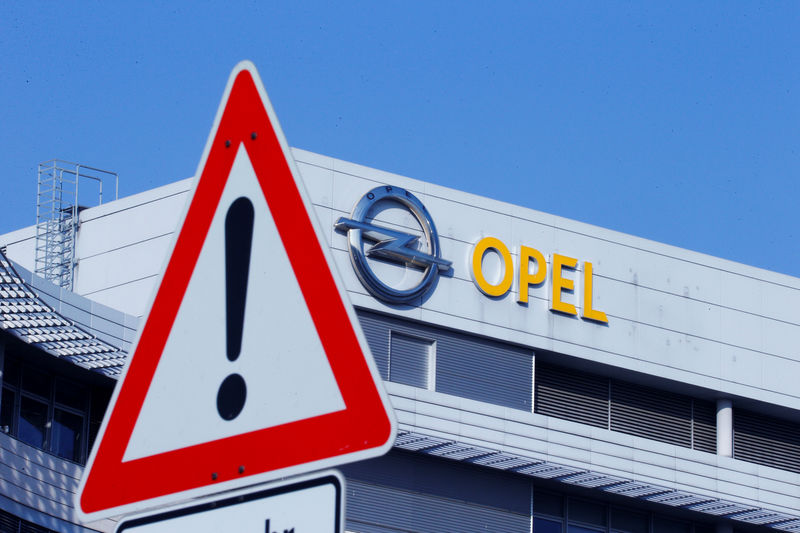 &copy; Reuters.  PSA garantiza a Merkel mantener factorías y empleos de Opel en Alemania