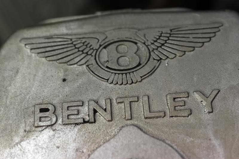 &copy; Reuters.  Bentley chief warns that UK could be left behind in the EV car race