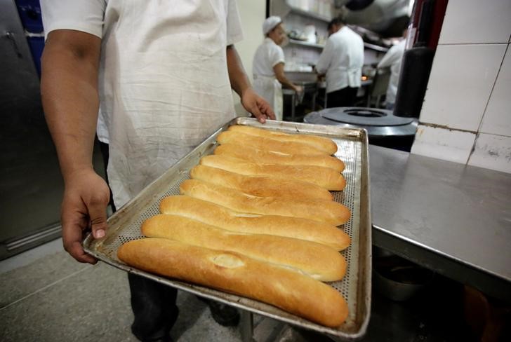 &copy; Reuters.  התייקרות נוספת בסל: מחירי הלחם בפיקוח יתייקרו בכ-5%