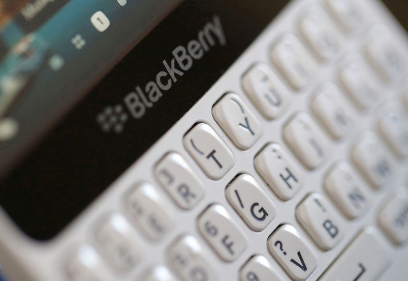 UPDATE 1-BlackBerry downplays Toyota's use of rival software 
