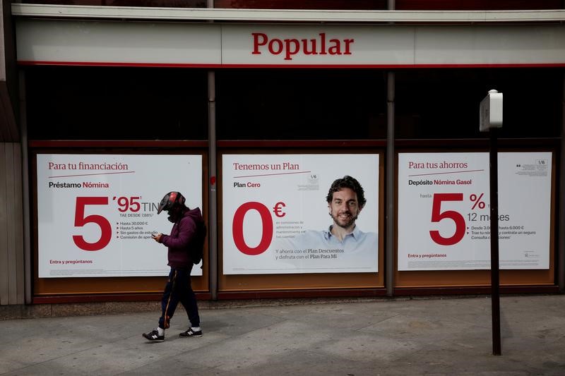 &copy; Reuters.  Los accionistas del Popular adquirirán el 77,88 % de los bonos del Santander