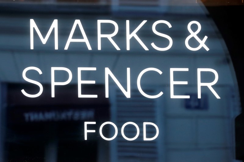 &copy; Reuters.  Marks &amp; Spencer &amp;#039;mispriced&amp;#039; says investment bank, hikes target 52%