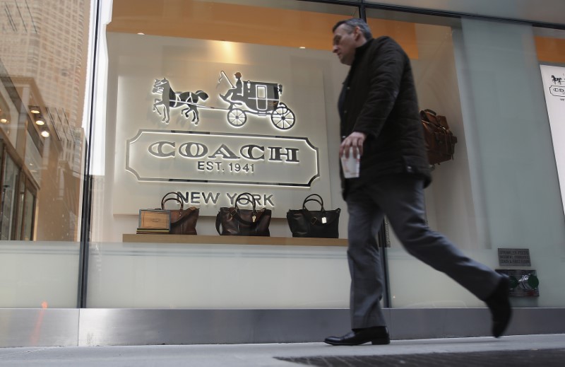 &copy; Reuters.  Capri stock falls as NYT reports the FTC is preparing to block takeover by Tapestry (TPR)