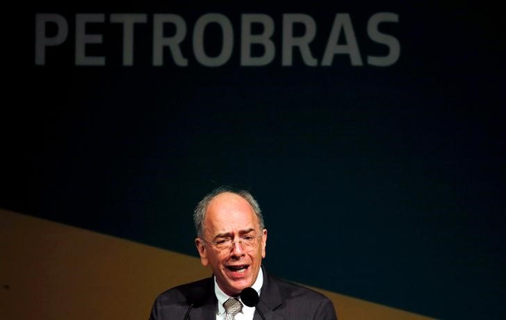 &copy; Reuters.  Petrobras inverte e passa a cair; estatal nega saída de Pedro Parente
