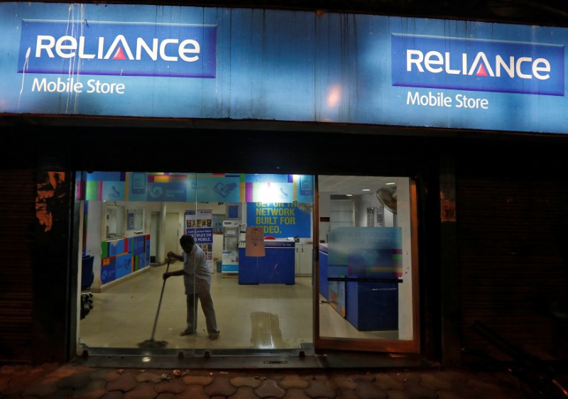 &copy; Reuters.  India's Reliance Comms presents new debt repayment plan 