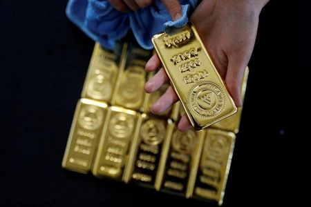مستثمر شهير: أمريكا ستشهد أزمة مالية مدمرة.. وهذا هو وقت الذهب والبيتكوين!