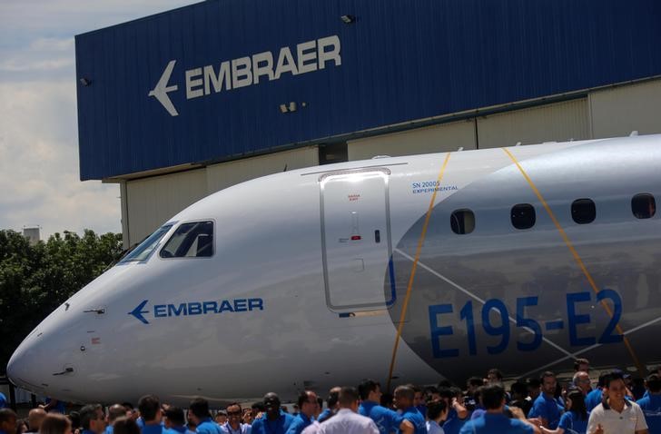 &copy; Reuters.  Embraer permanece em alta mesmo com governo recusando venda do controle acionário