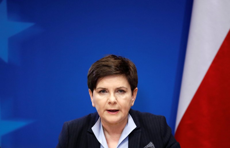 &copy; Reuters.  Odsetek zwolenników rządu Beaty Szydło wzrósł w IX o 2 pkt. proc.- CBOS