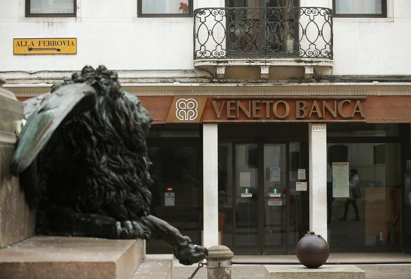 &copy; Reuters.  Itália pode pagar até 17 bi de euros para liquidar bancos de Veneto, diz ministro