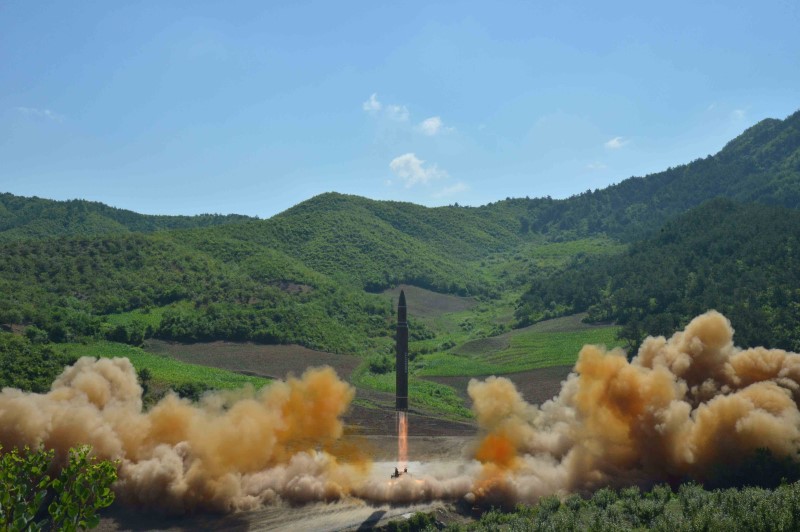 &copy; Reuters.  Kuzey Kore, doğu kıyısı açıklarında füze ateşledi