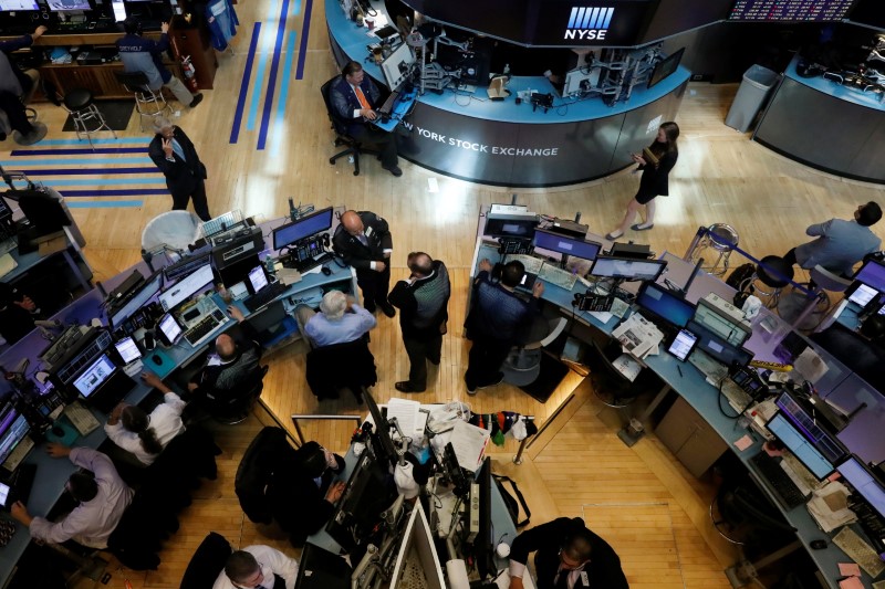 बैंक फिर लड़खड़ाए, हिंडनबर्ग ने ब्लॉक को लक्षित किया, यूरोज़ोन पीएमआई - बाजारों में क्या चल रहा है